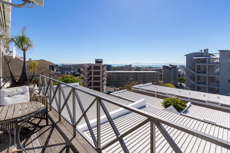 2 Bedroom Property for Sale in Green Point Western Cape